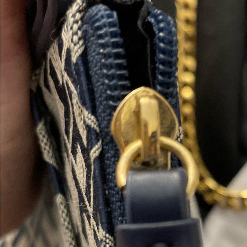 Tommy Hilfiger Blue Red Crossbody Bag with Geometric Pattern - Picture 5 of 10